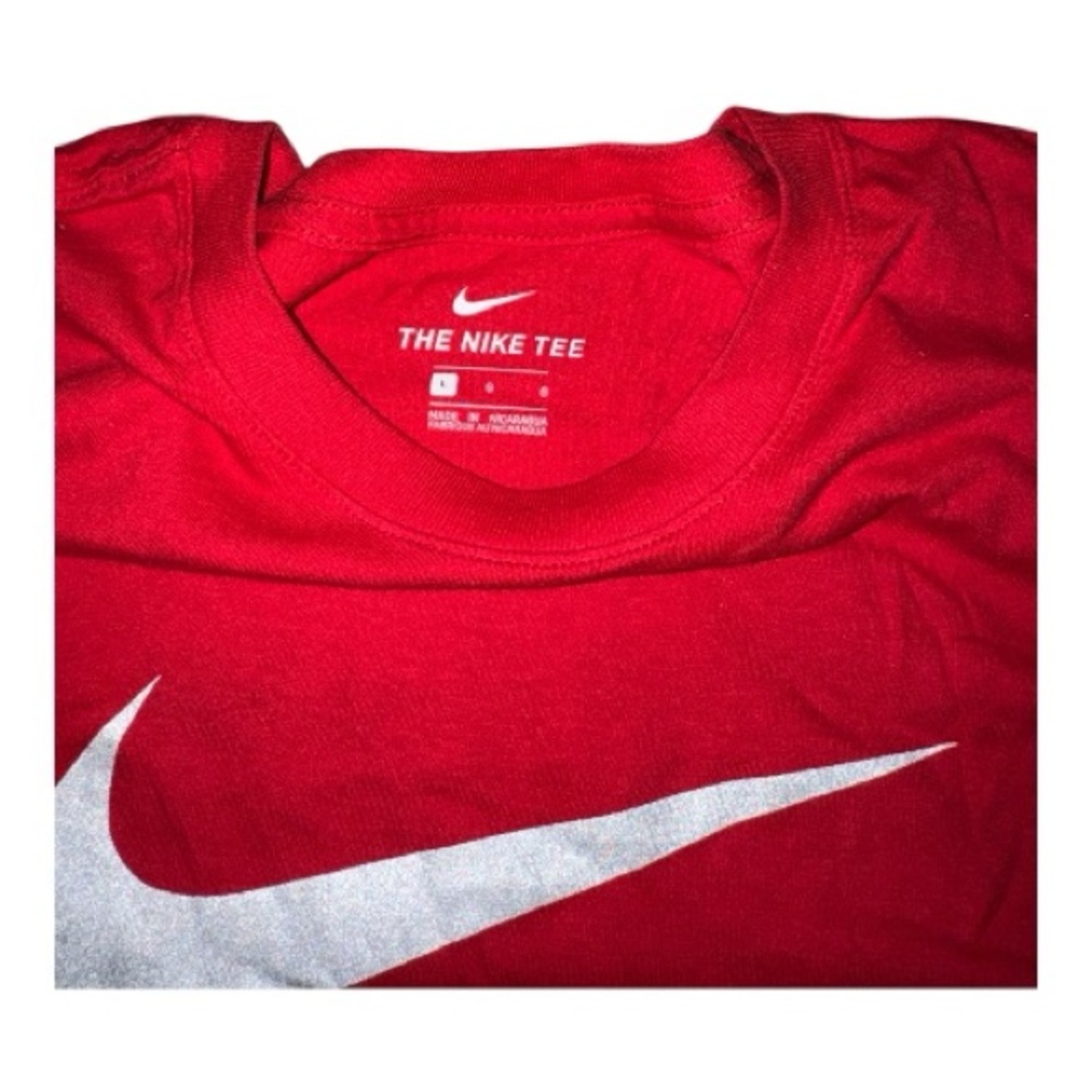 Nike Red T-Shirt with White Swoosh - Picture 2 of 3
